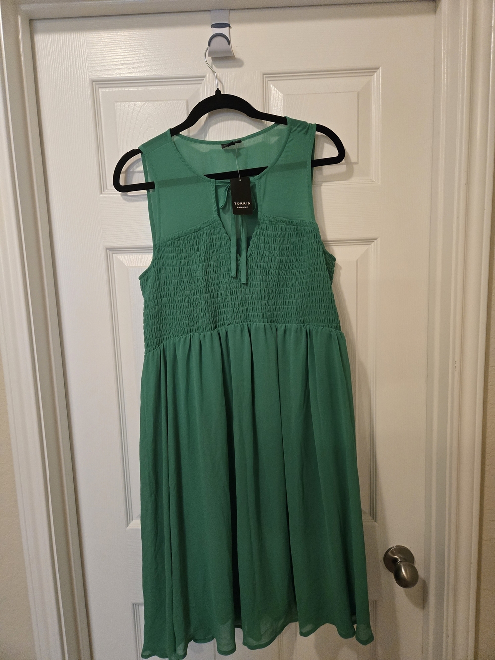 torrid Emerald Green Sleeveless Smocked Midi Dress - Picture 2 of 6